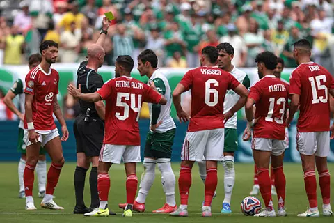 المدير الرياضي للأهلي: لم نوقع عقوبات على اللاعبين بعد كأس العالم للأندية